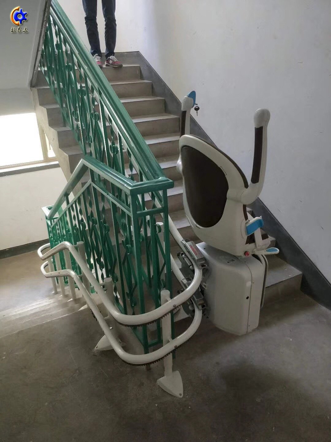 斜挂座椅电梯