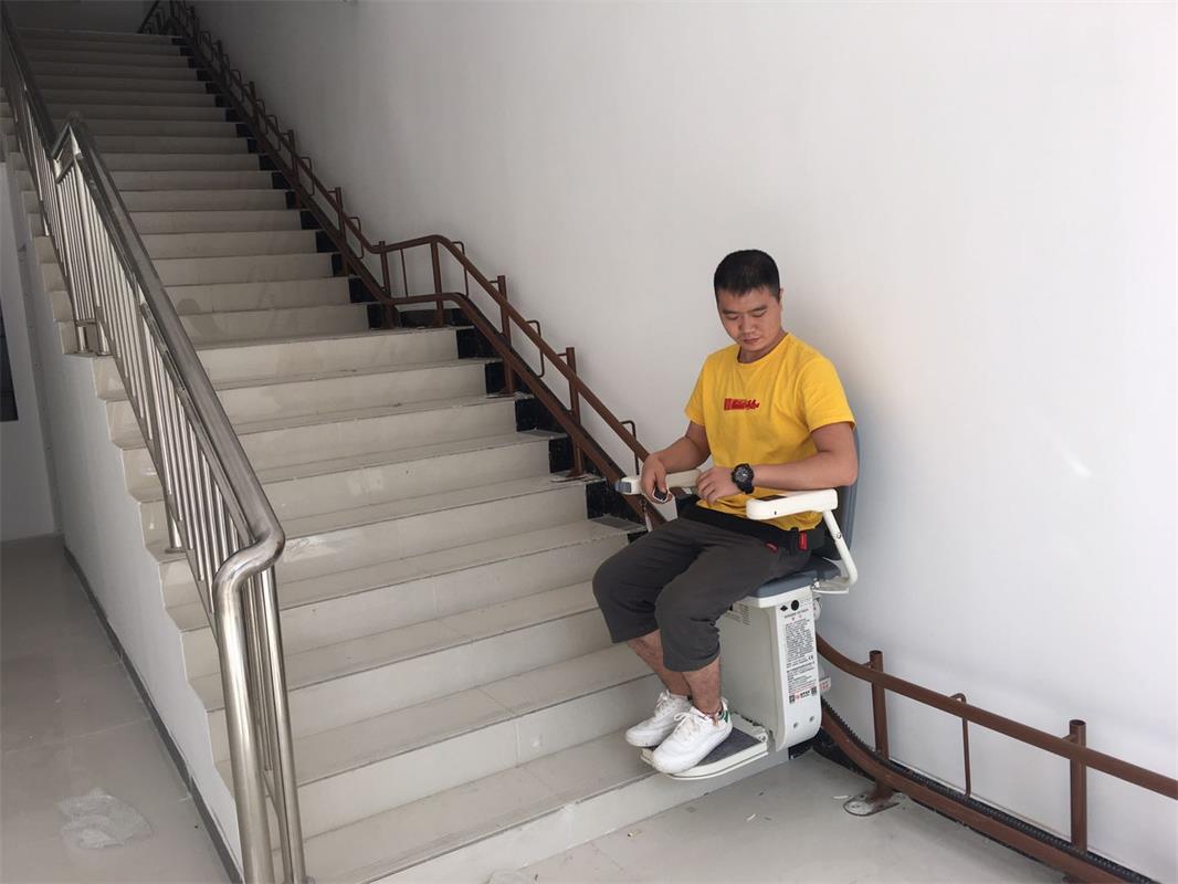 座椅式电梯 座椅式电梯